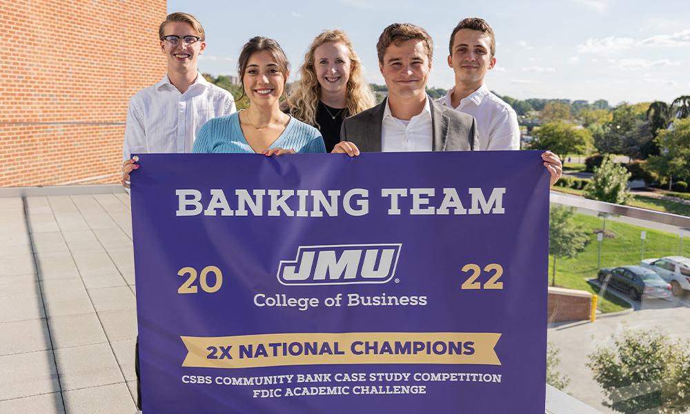 banking-team-with-banner