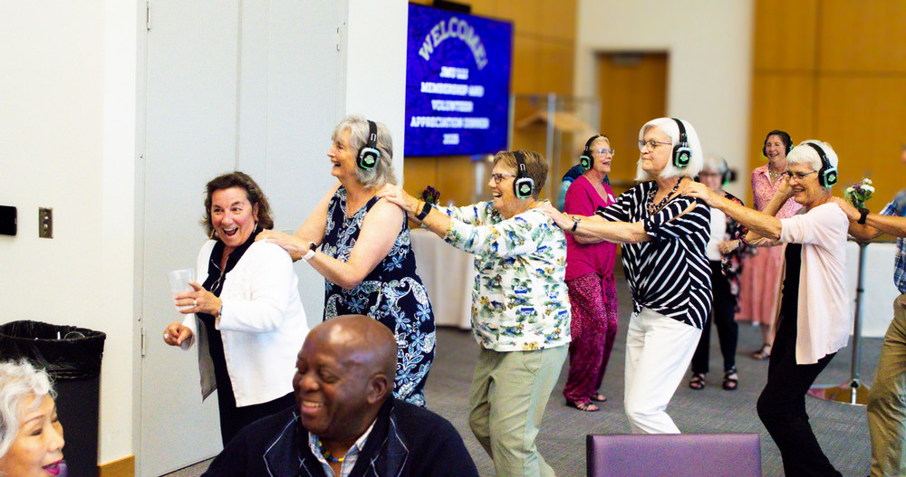 LLi member conga line